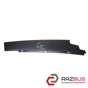 Накладка двери передней левой AUDI Q3 2011-2018