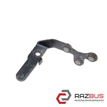 Кронштейн насоса системы охлаждения AUDI Q3 2011-2018