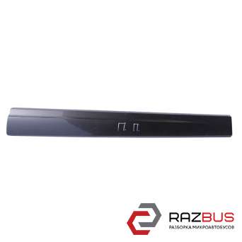 Молдинг передньої правої двері AUDI Q5 2008-2017 AUDI Q5 2008-2017