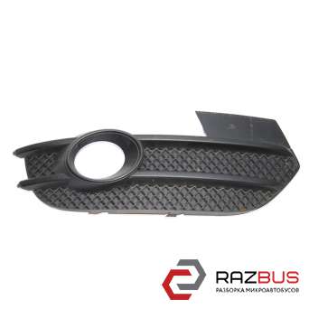 Решетка переднего бампера правая -15 AUDI Q3 2011-2018